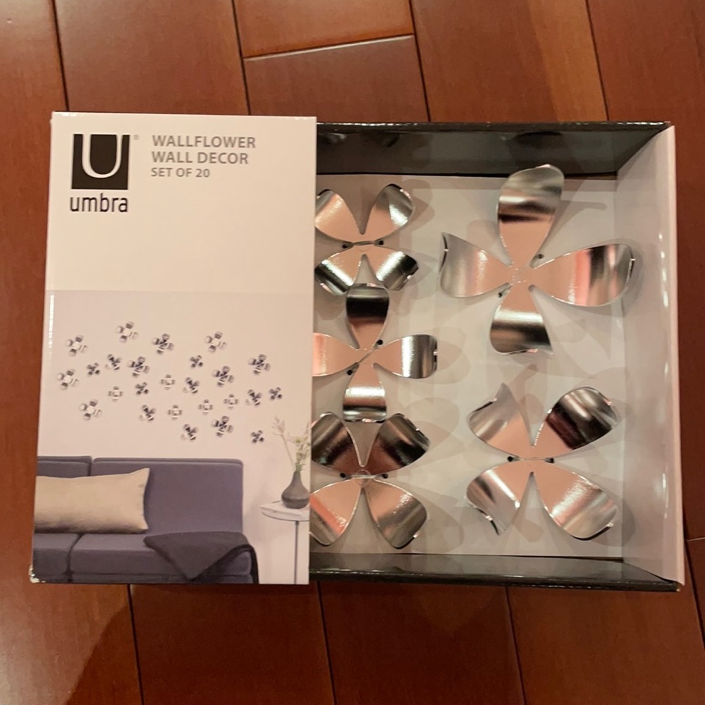 Umbra wallflower decoration silver